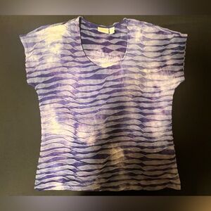 CHICO’s SIZE 2 PURPLE & SHADES OF LAVENDER HORIZONTAL RUFFLE TEXTURED TOP